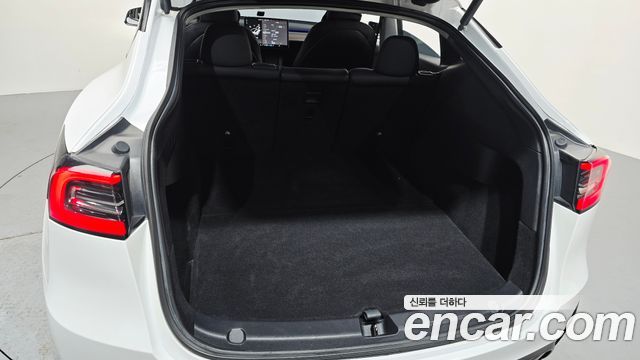 Tesla Model Y 2021 — photo 21