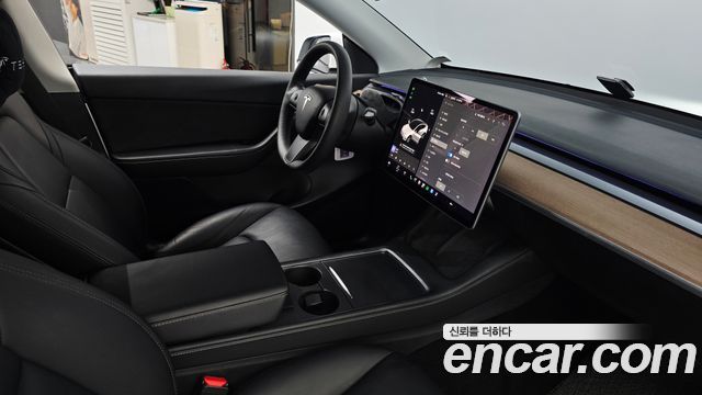 Tesla Model Y 2021 — photo 23