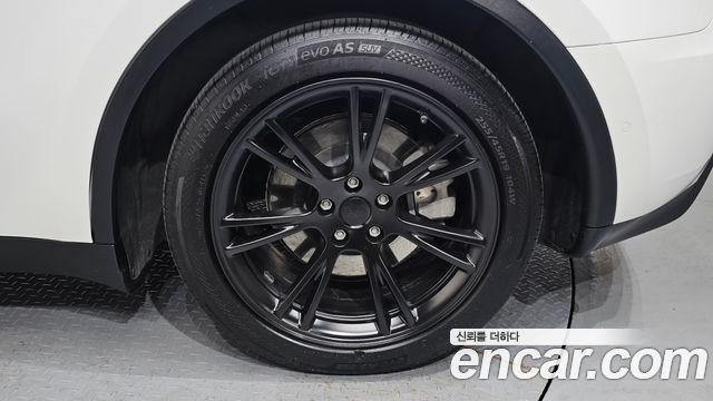 Tesla Model Y 2021 — photo 7