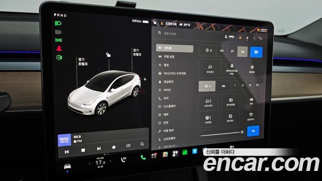 Tesla Model Y 2021 — photo 27