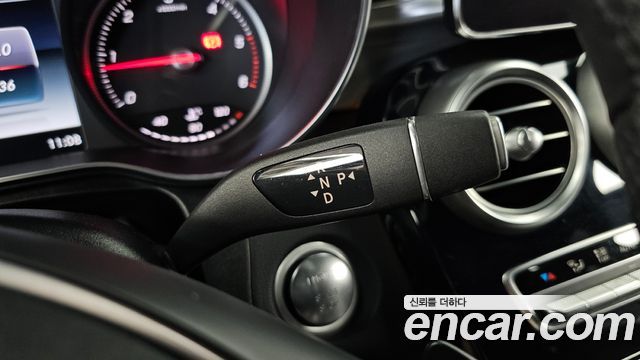 Mercedes-Benz GLC-Class 2018 — photo 12
