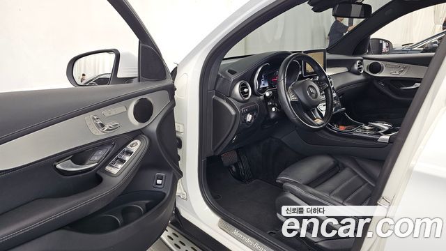Mercedes-Benz GLC-Class 2018 — photo 13