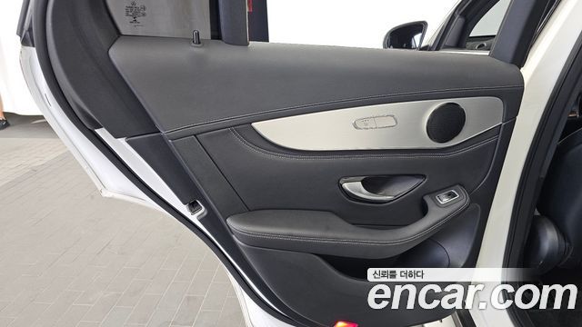 Mercedes-Benz GLC-Class 2018 — photo 15