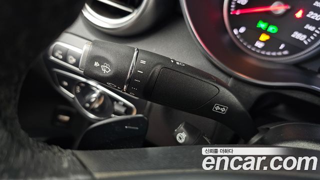 Mercedes-Benz GLC-Class 2018 — photo 29