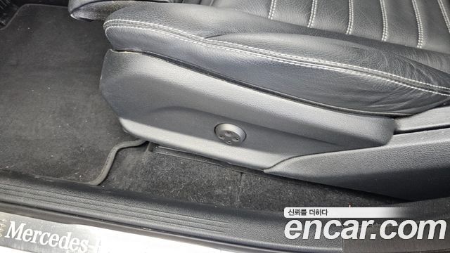 Mercedes-Benz GLC-Class 2018 — photo 32