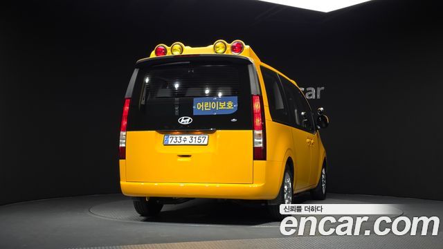 Hyundai Staria 2025 — photo 4