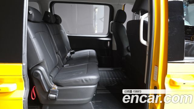 Hyundai Staria 2025 — photo 17