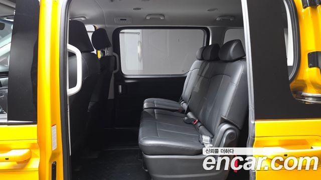 Hyundai Staria 2025 — photo 18