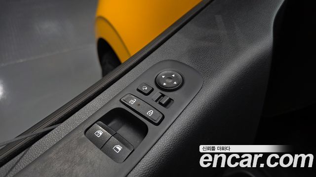 Hyundai Staria 2025 — photo 29