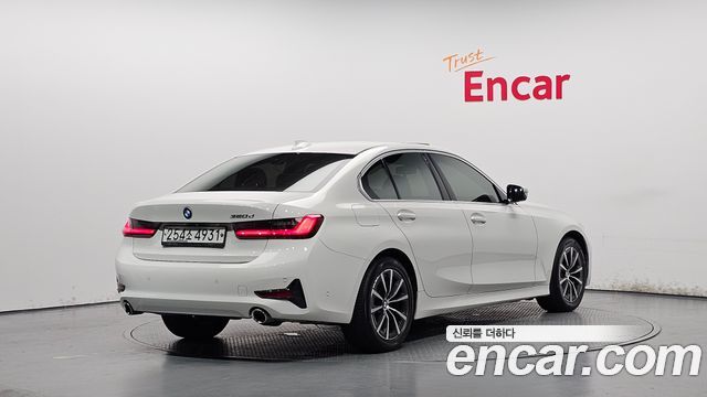 BMW 3-Series 2019 — photo 2