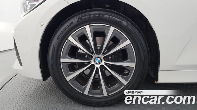 BMW 3-Series 2019 — photo 5
