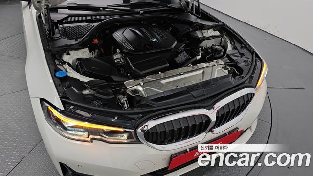 BMW 3-Series 2019 — photo 6