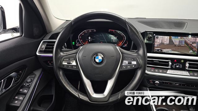BMW 3-Series 2019 — photo 19