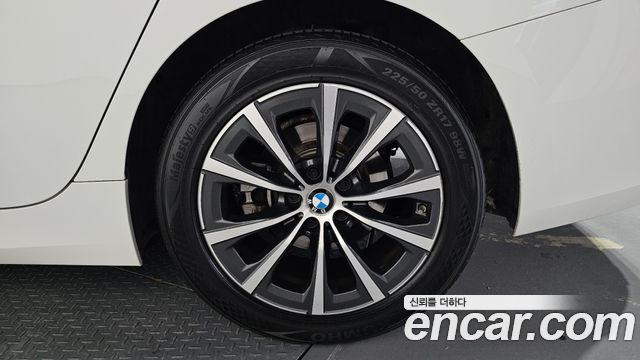 BMW 3-Series 2019 — photo 7