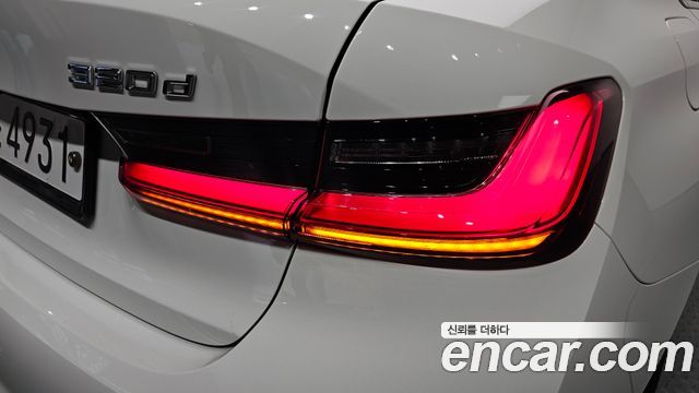 BMW 3-Series 2019 — photo 9