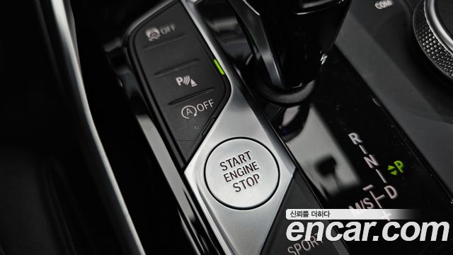BMW 3-Series 2019 — photo 31