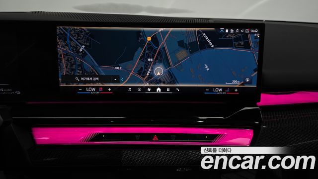 BMW 5-Series 2024 — photo 18
