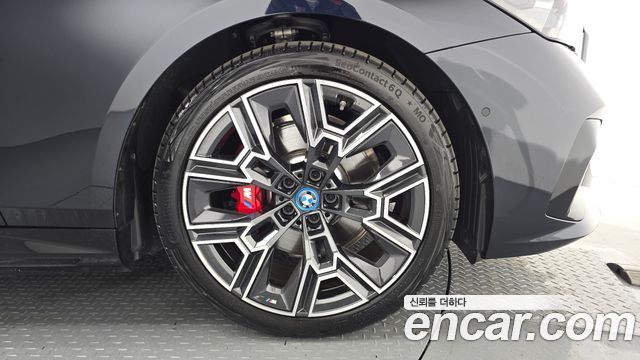 BMW 5-Series 2024 — photo 7