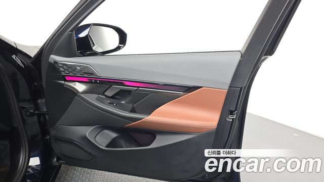 BMW 5-Series 2024 — photo 14
