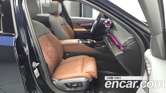 BMW 5-Series 2024 — photo 16