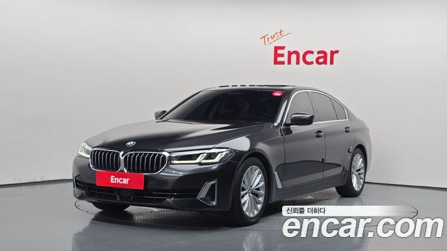 BMW 5-Series 2022 — photo 1