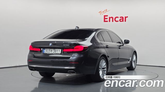 BMW 5-Series 2022 — photo 2