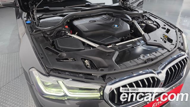 BMW 5-Series 2022 — photo 6