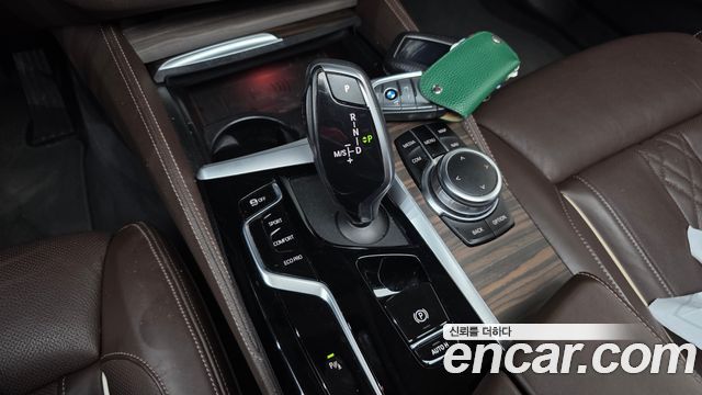 BMW 5-Series 2022 — photo 9