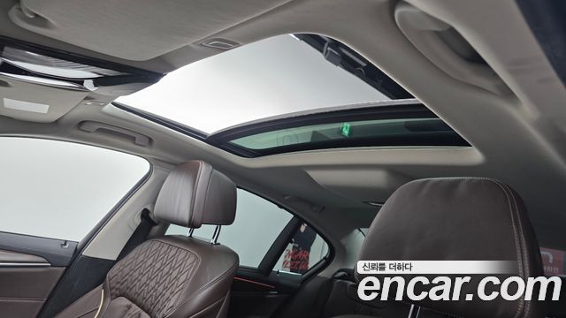 BMW 5-Series 2022 — photo 18
