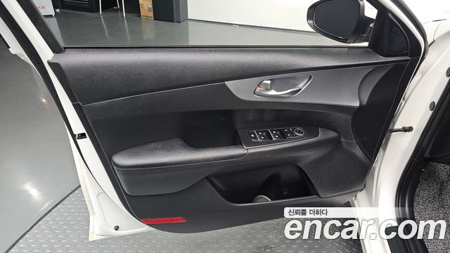 Kia K3 2022 — photo 14