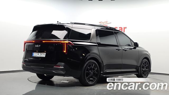 Kia Canival 2025 — photo 2