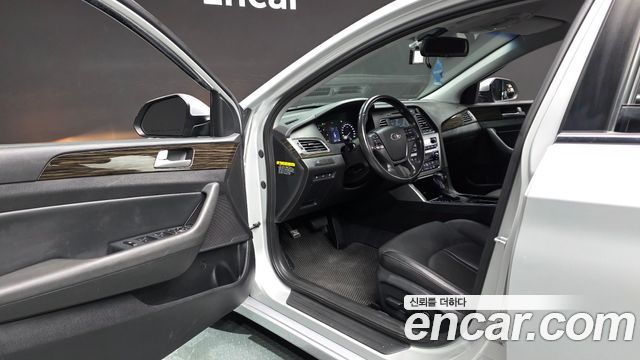 Hyundai Sonata 2016 — photo 13