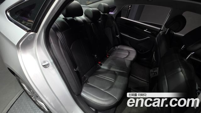 Hyundai Sonata 2016 — photo 16