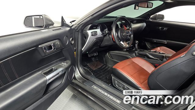 Ford Mustang 2016 — photo 10