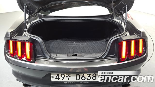Ford Mustang 2016 — photo 17