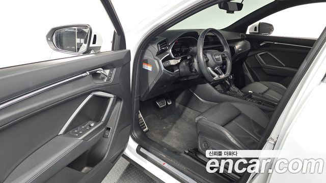 Audi Q3 2024 — photo 13