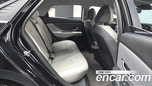 Hyundai AVANTE 2021 — photo 18