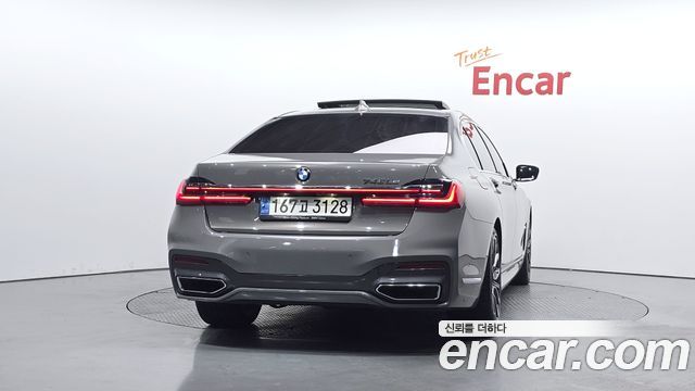 BMW 7-Series 2021 — photo 4