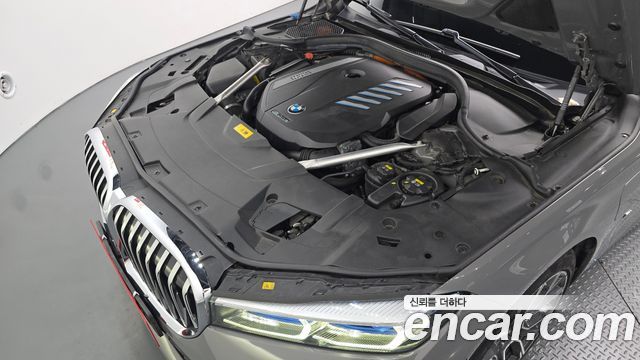 BMW 7-Series 2021 — photo 6
