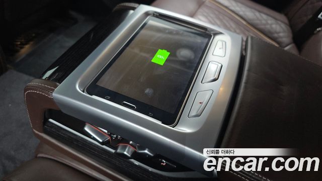 BMW 7-Series 2021 — photo 23