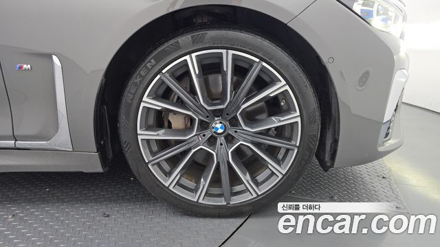 BMW 7-Series 2021 — photo 36