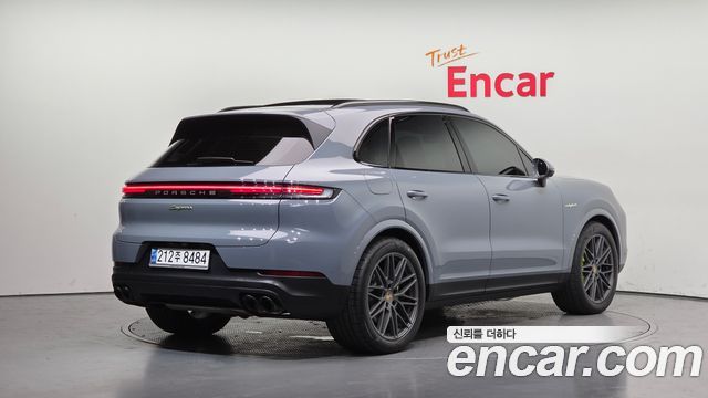 Porsche Cayenne 2025 — photo 2