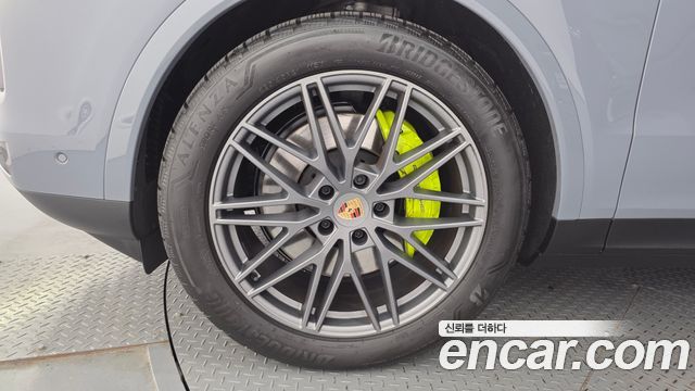 Porsche Cayenne 2025 — photo 5