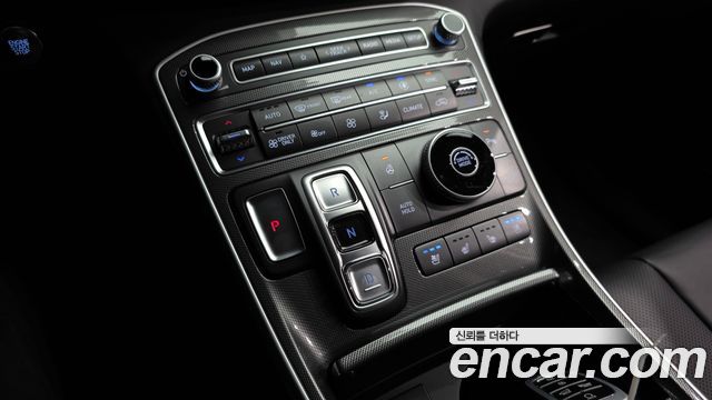 Hyundai Santafe 2023 — photo 12