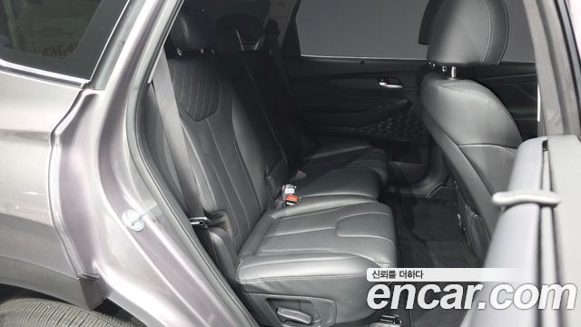 Hyundai Santafe 2023 — photo 18