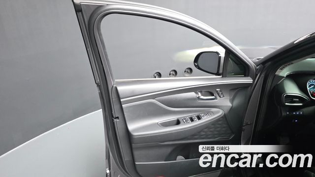 Hyundai Santafe 2023 — photo 14