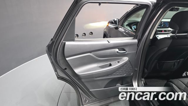 Hyundai Santafe 2023 — photo 15