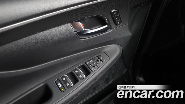 Hyundai Santafe 2023 — photo 38