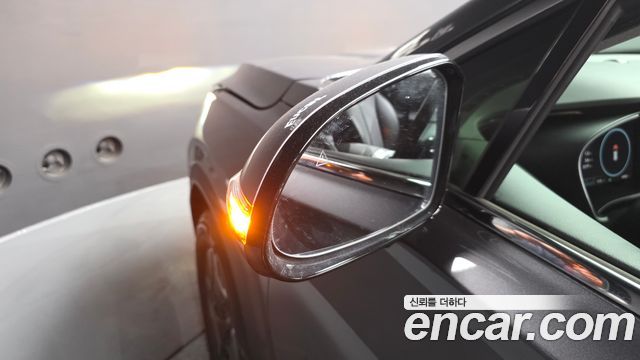 Hyundai Santafe 2023 — photo 40