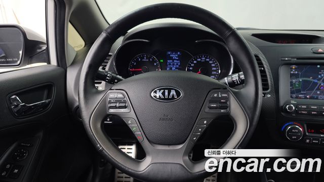 Kia K3 2013 — photo 13